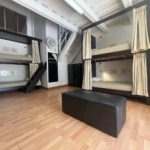  Albergue Lleras Calle 8